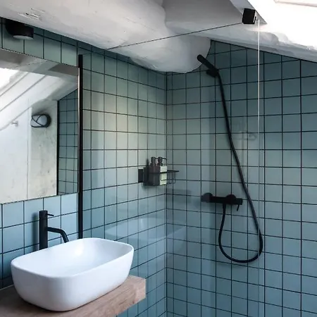 Houmi Orzan Apartment