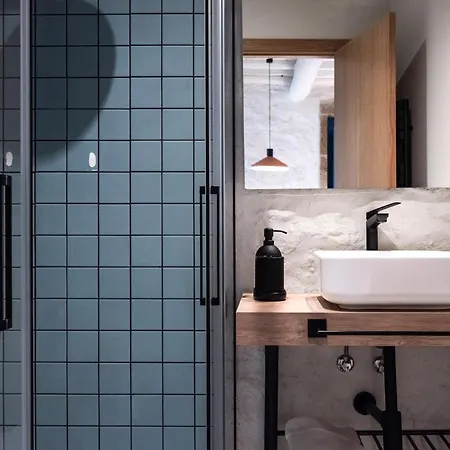 Houmi Orzan Lägenhet *